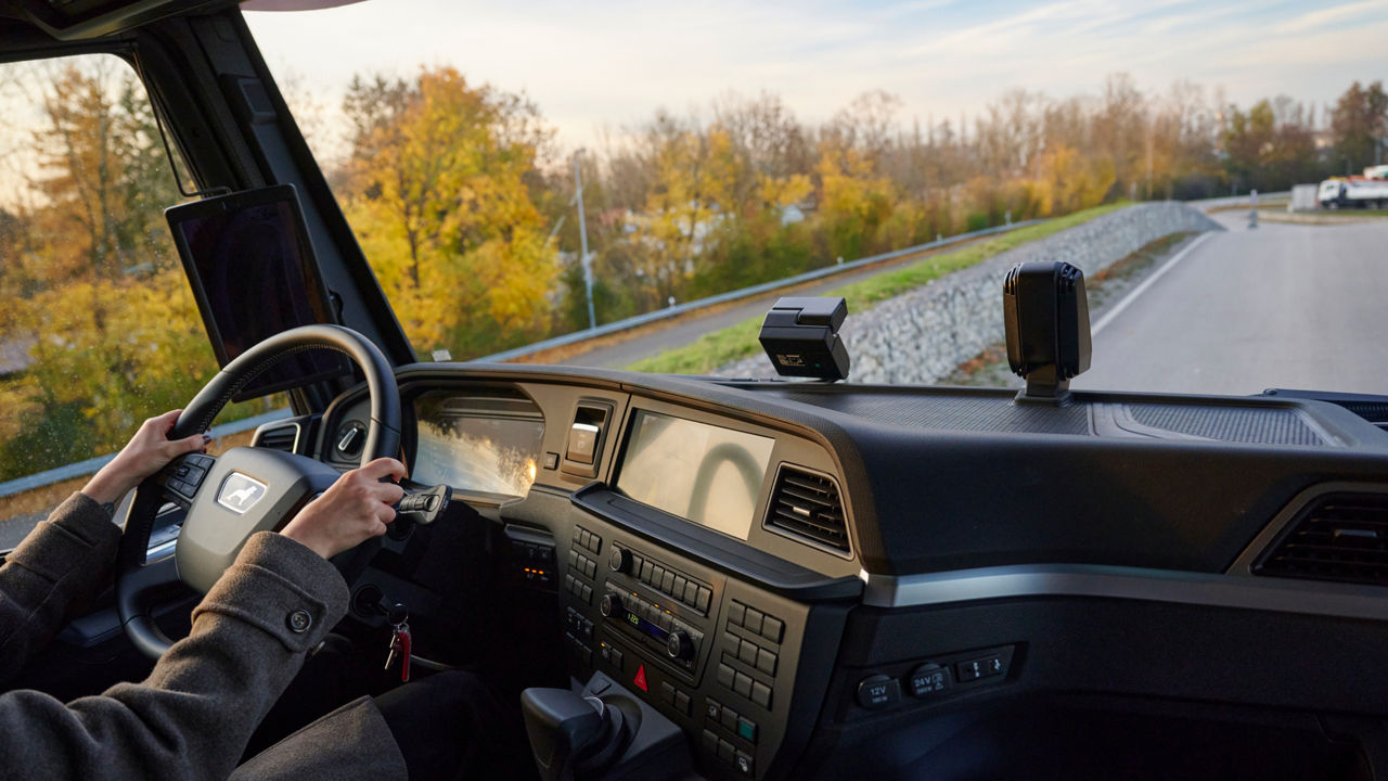 16_9 - 2400 x 1350 px-MAN-EED-6.jpg